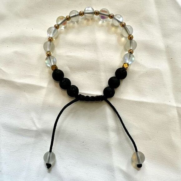 Black lava clear beaded adjustable bracelet - Picture 6 of 7
